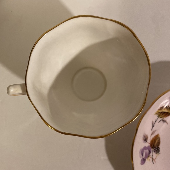 EUC. Vintage Colclough China, light purple teacup, and saucer set of one. - Picture 4 of 7